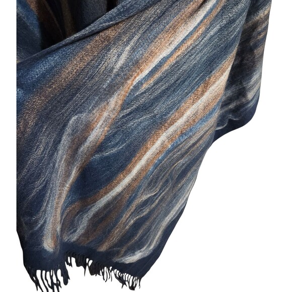 Chicos Wrap Shawl Unique Blue & Tan Color w/ Fringe One Size Fits All - Picture 5 of 8